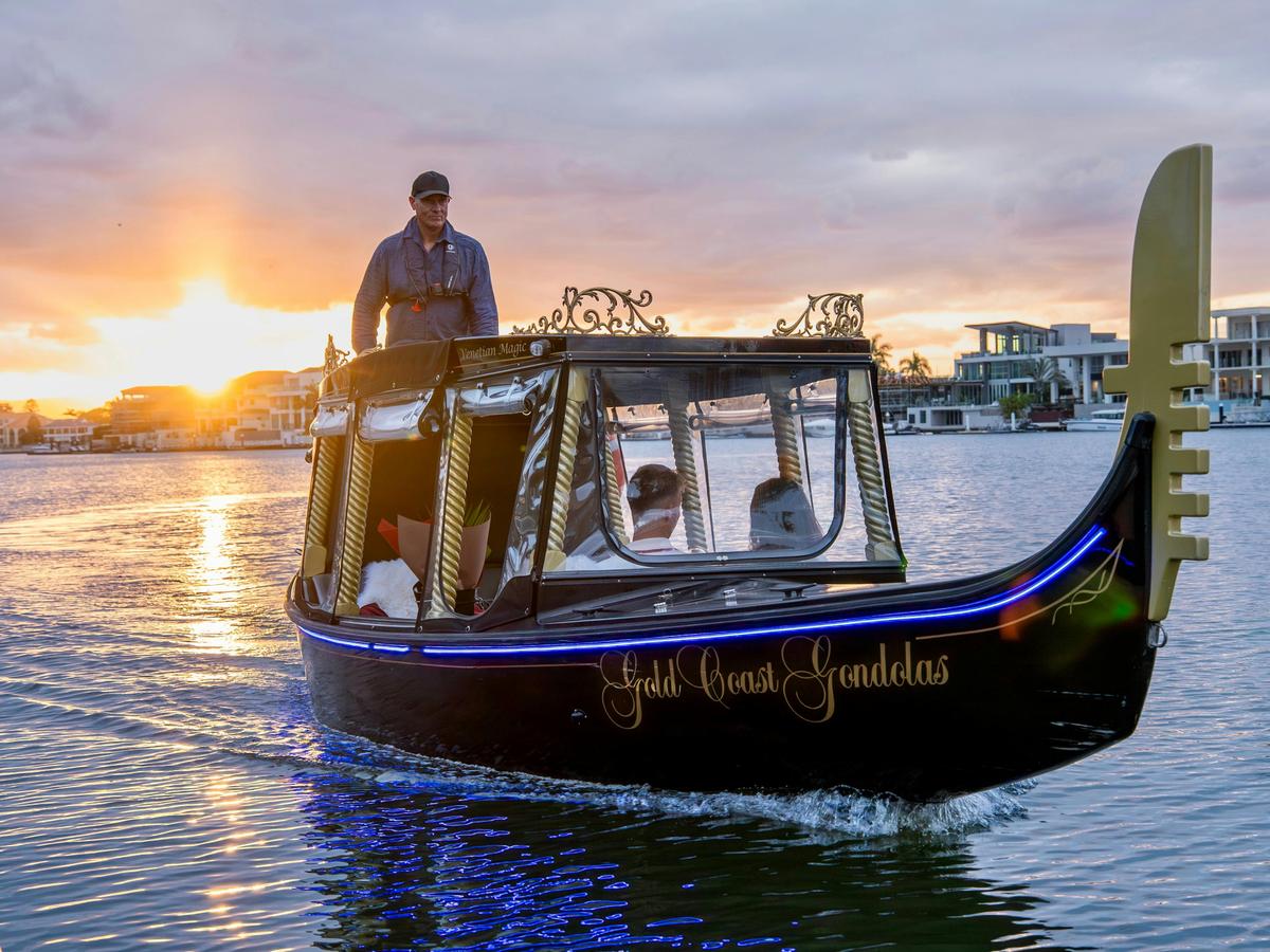 1-2 hour private Gondola cruise