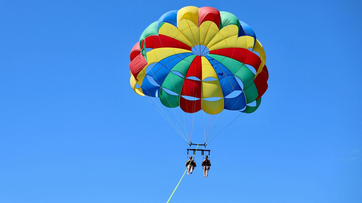 Tandem Parasail