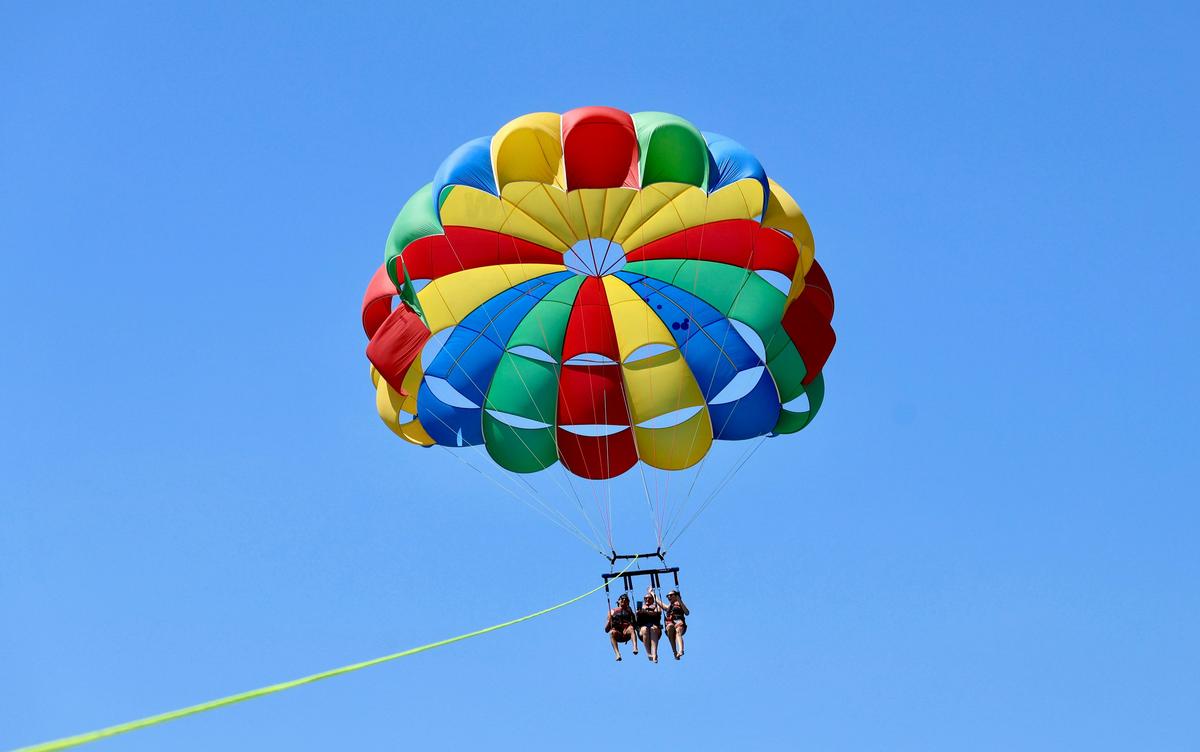 Triple Parasail