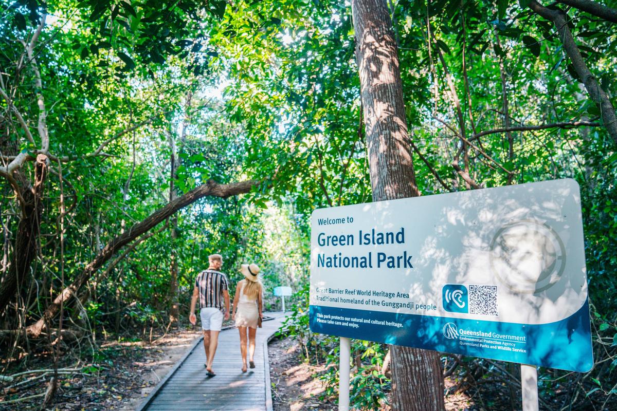 Green Island and Great Barrier Reef Adventure