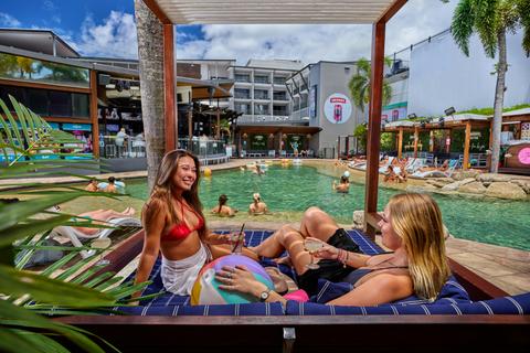 Gilligan's Hotel & Resort