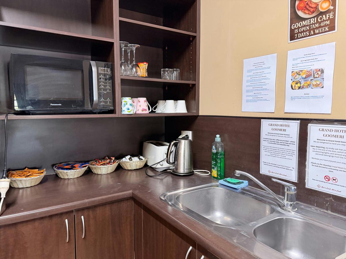 communal kitchen