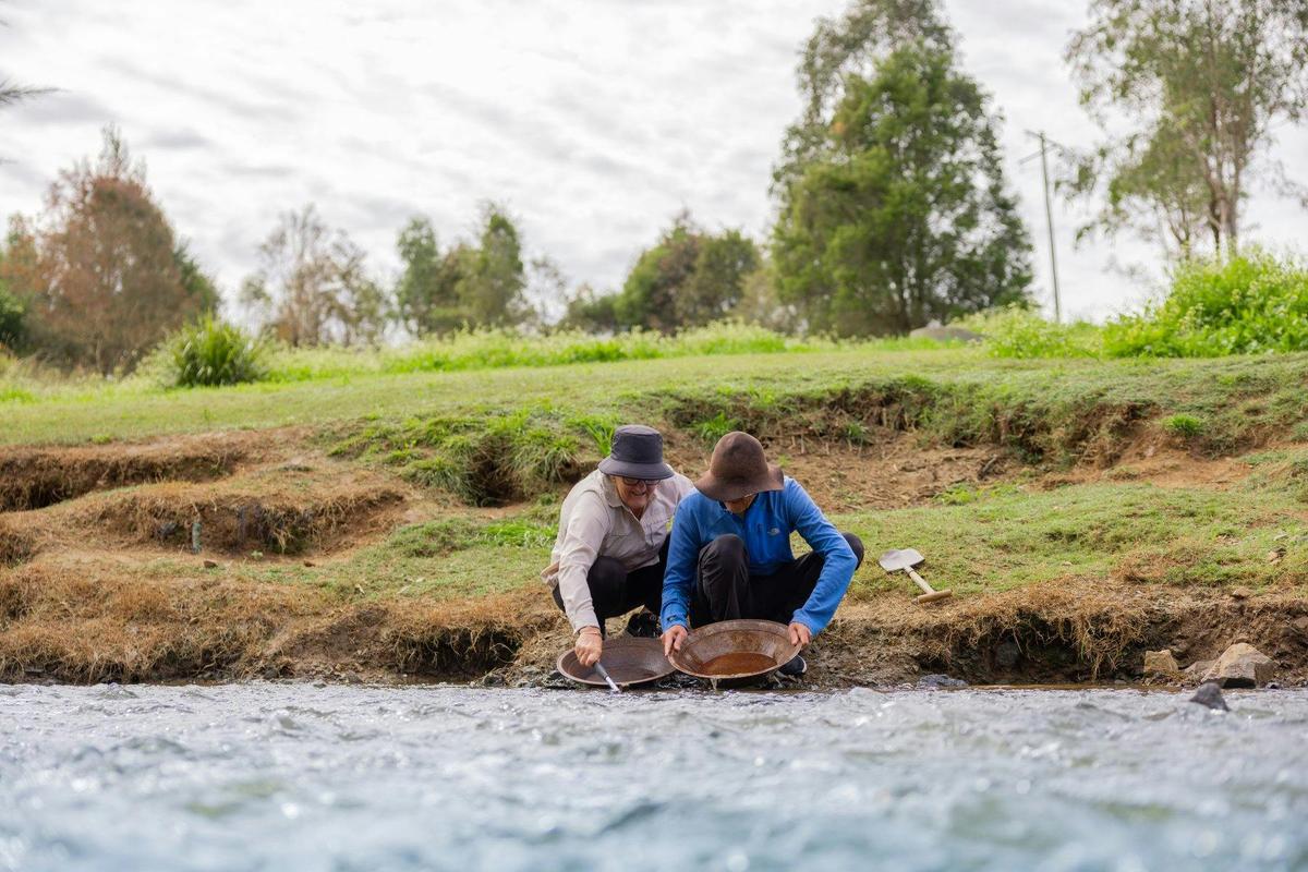 Gold Panning - Deep Creek