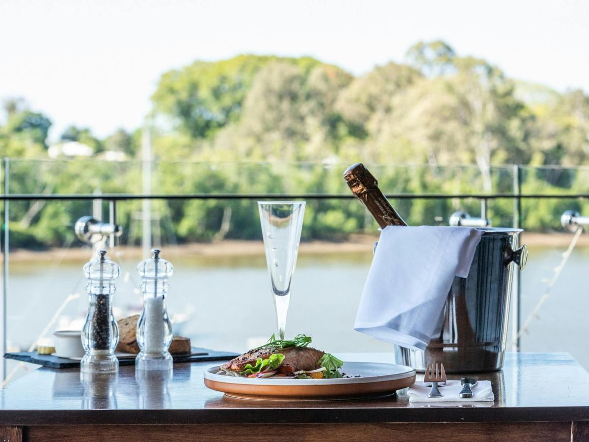 H2O Restaurant and Bar