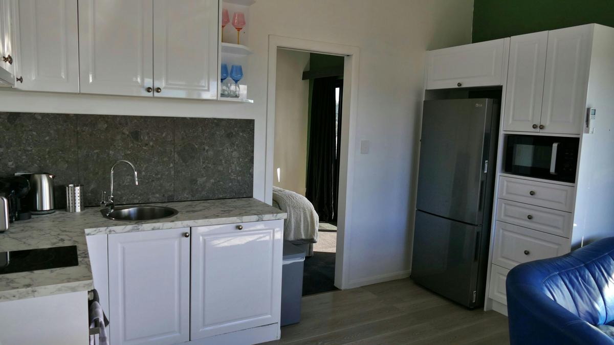 Vineyard Chalet Full Kitchen