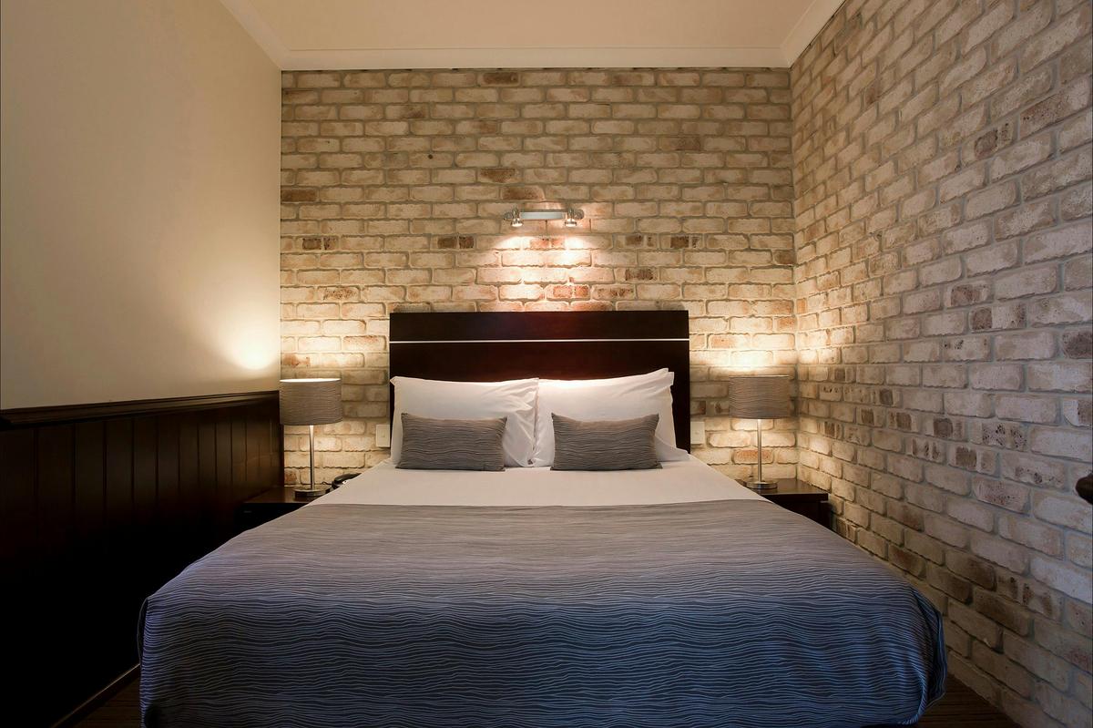 Executive Queen Spa Room