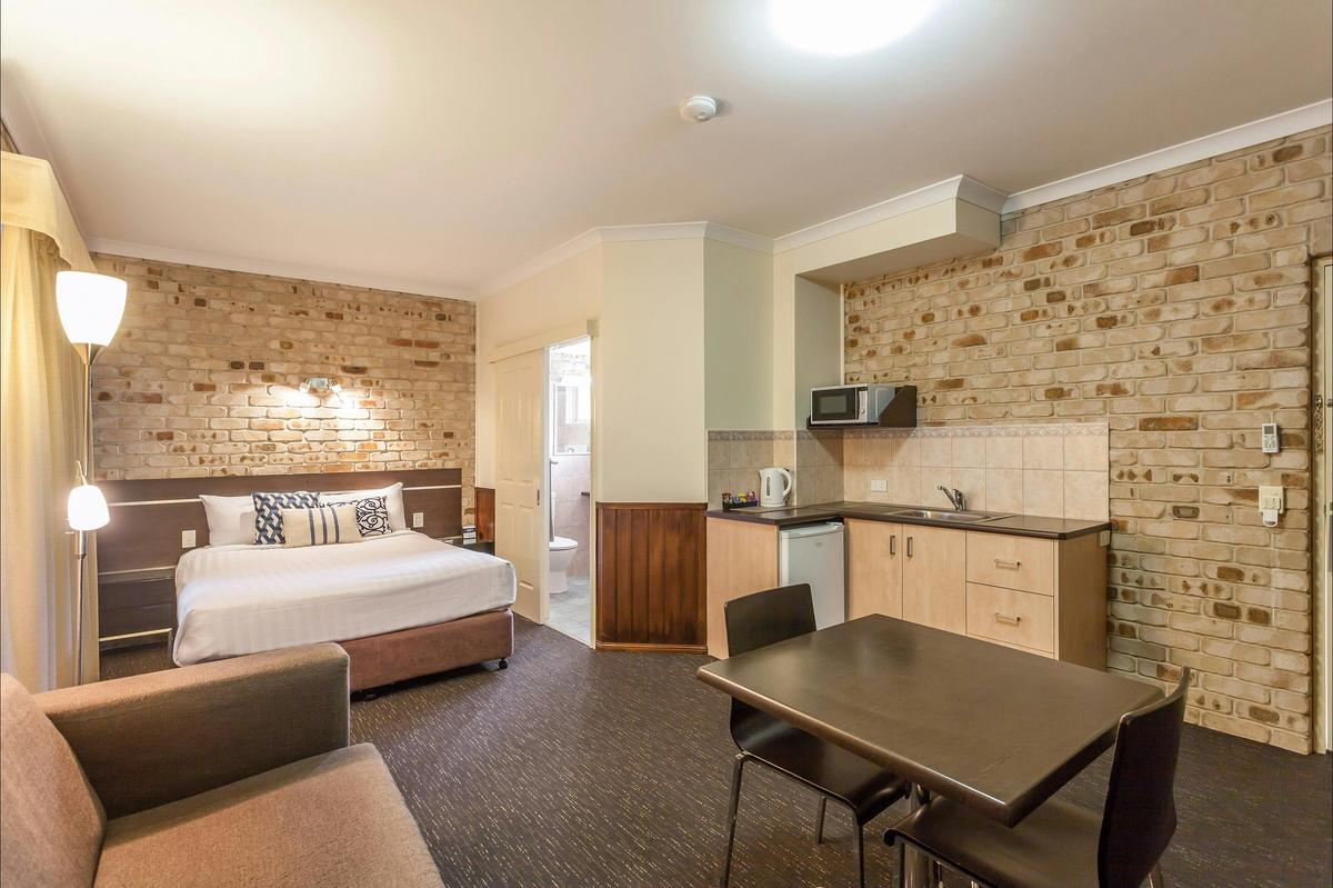 Standard Queen Motel Room