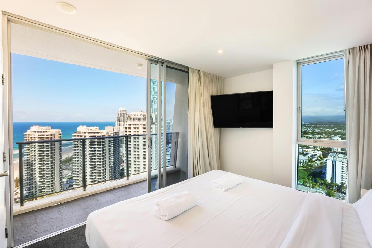 Boulevard Tower Level 31 Three-bedroom apartment - H Residences