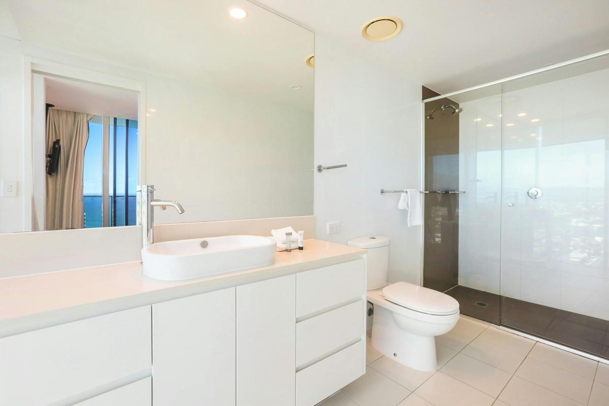 The Top Floor of the Boulevard Tower Level 32 Three-bedroom apartment  - H Residences