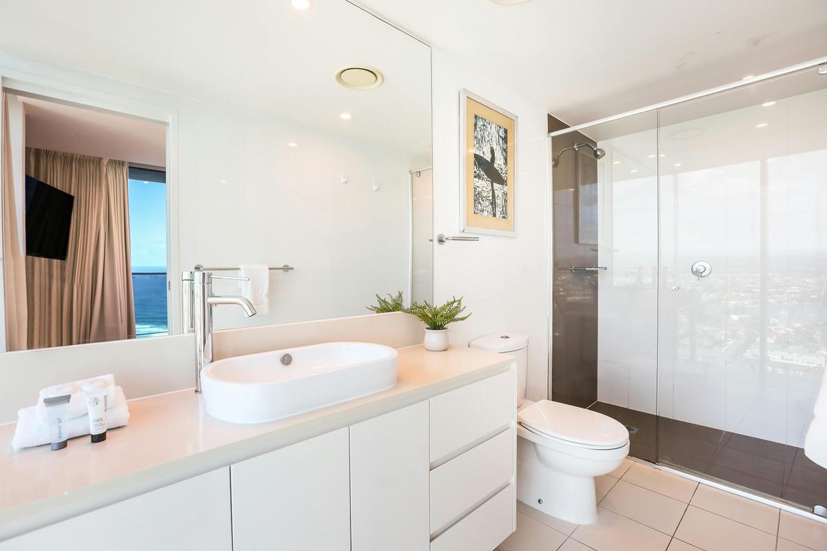 Boulevard Tower Level 31 Three-bedroom apartment - H Residences