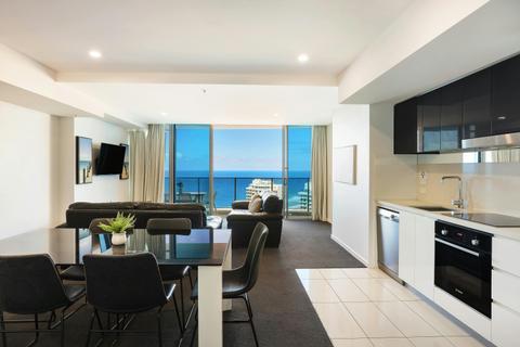 The Top Floor of the Boulevard Tower Level 32 Three-bedroom apartment - H Residences