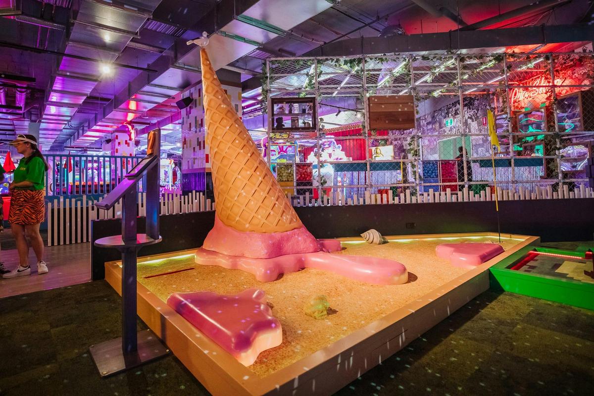Holey Moley mini golf in Paradise