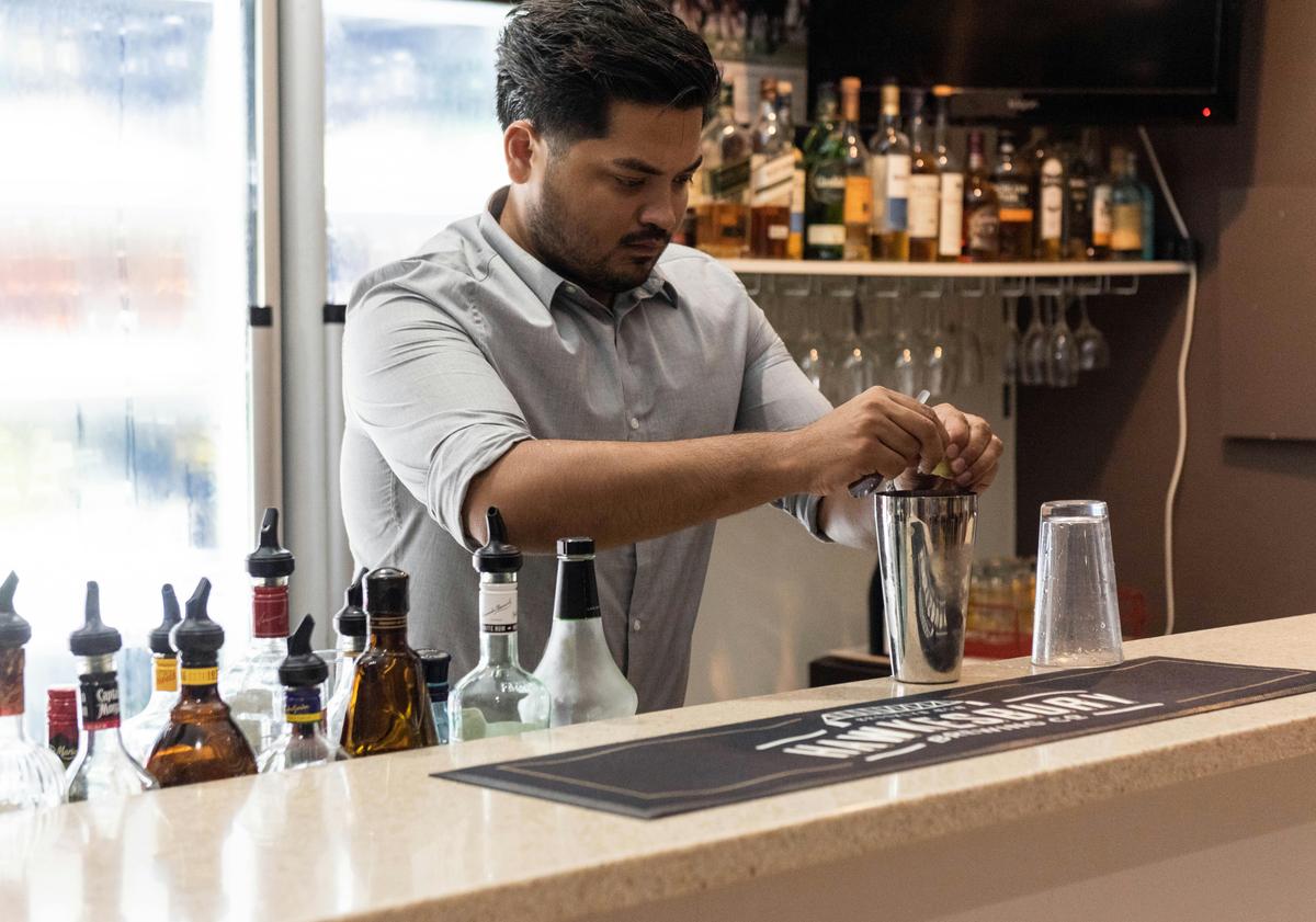 Harry's Restaurant & Bar