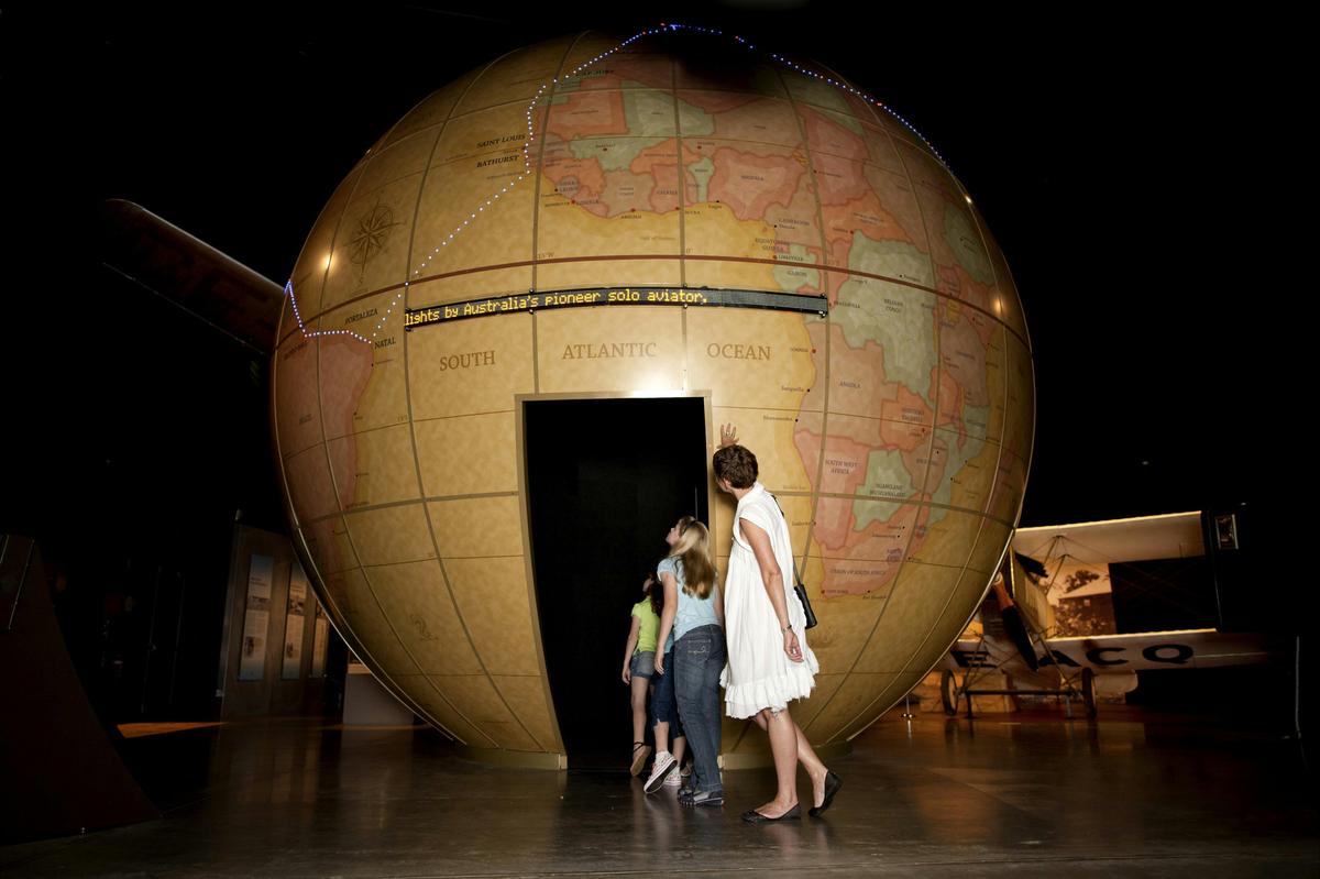 Be amazed by Bert's life story in the Globe Theatre