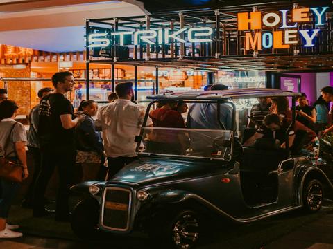 Holey Moley - Cavill Avenue