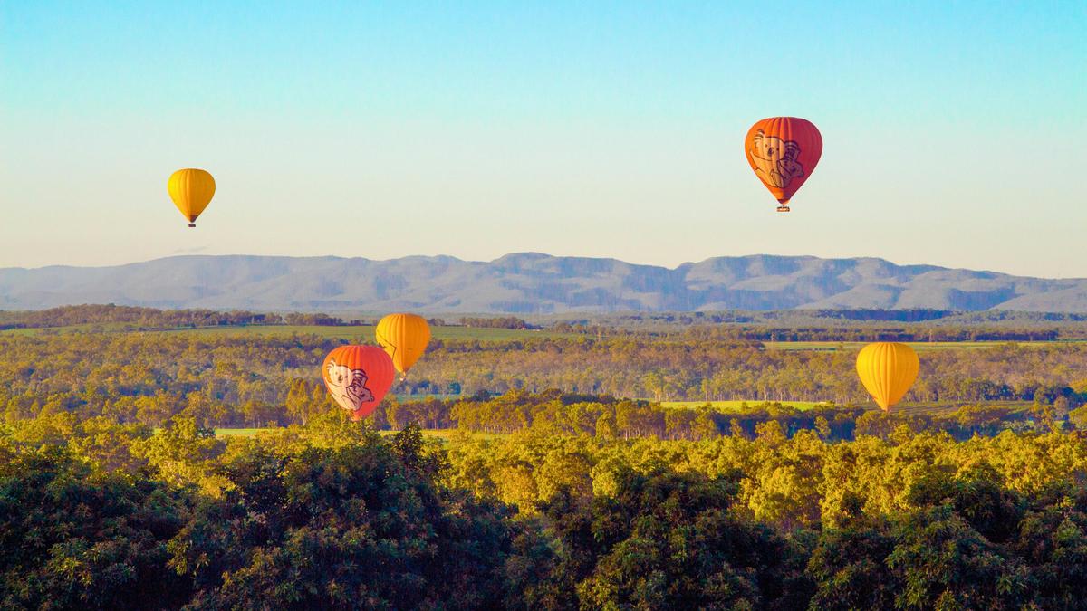 Cairns Hot Air Ballooning and BadFishy Jetboating