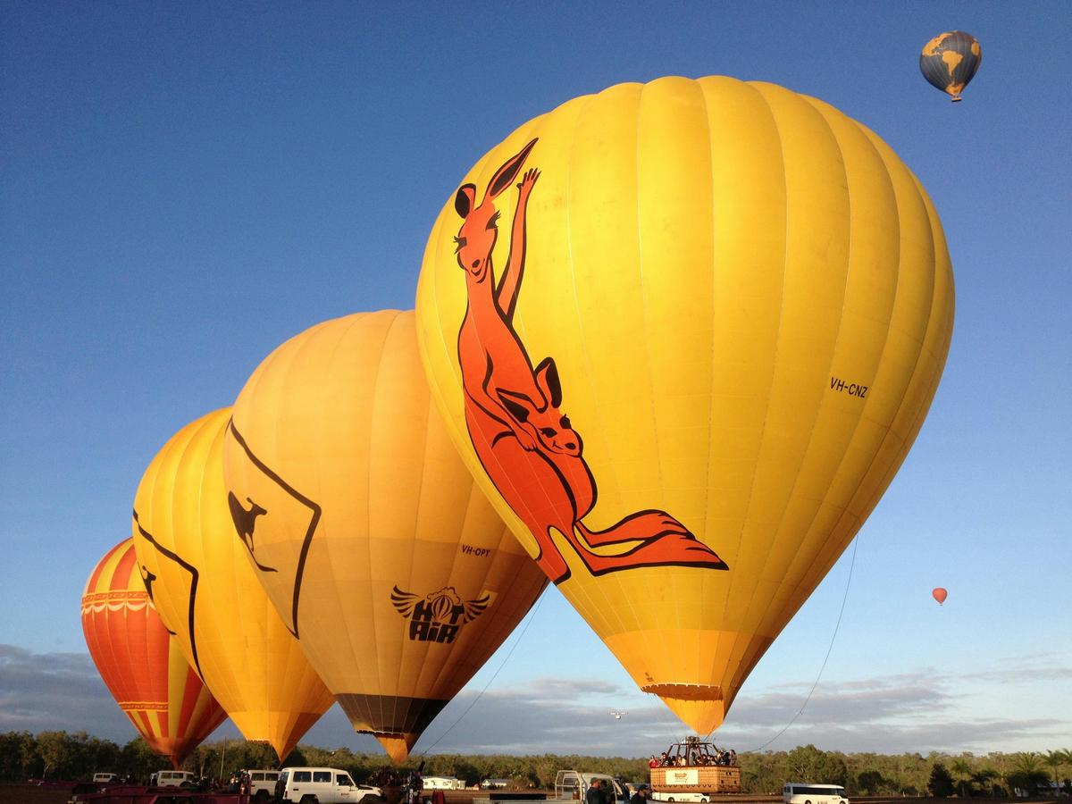 Daily hot air balloon Cairns rides