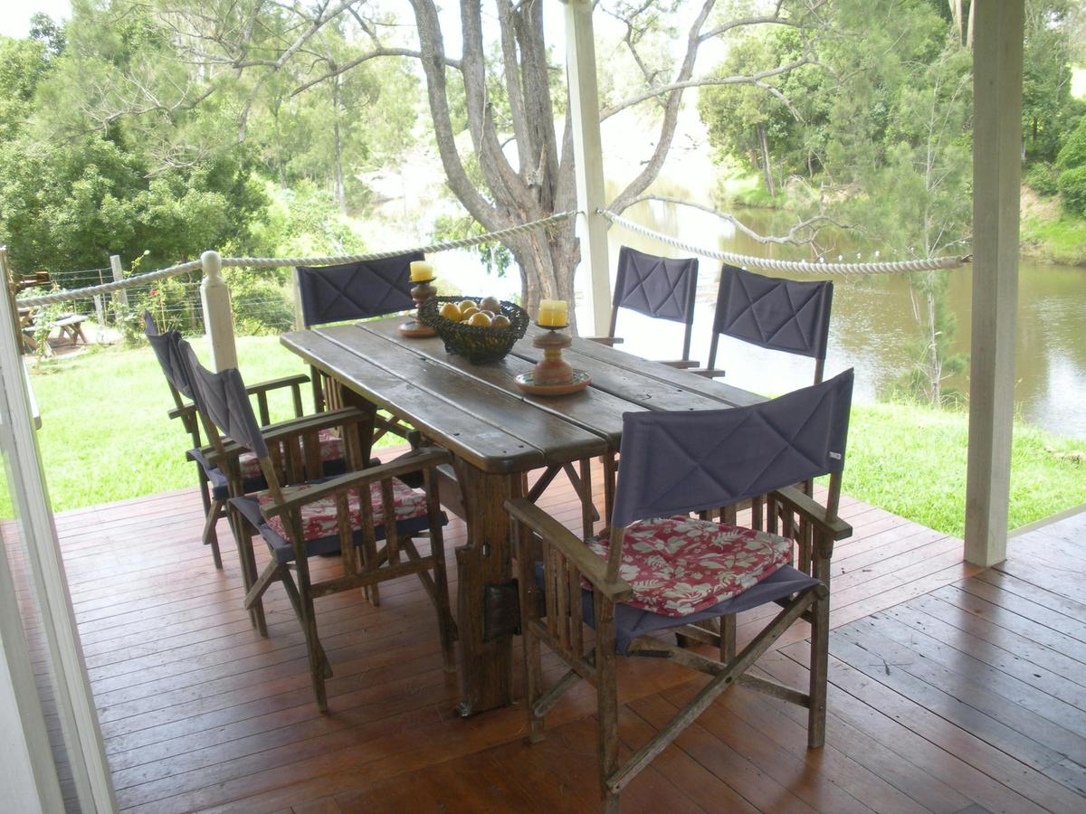 Alfresco dining