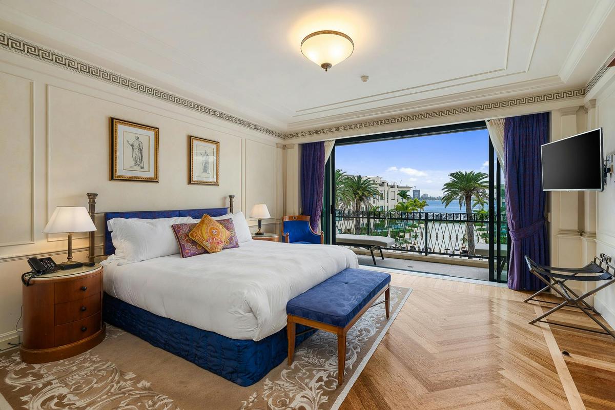 Imperial Hotel Gold Coast