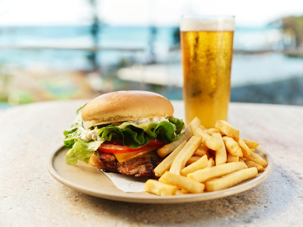 Hurricane's Surfers Paradise - Burger & Beer by Steven Woodburn