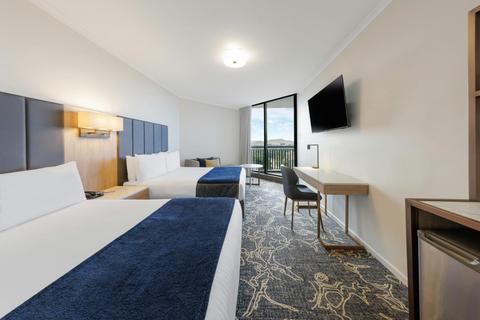 Deluxe Twin Balcony Room
