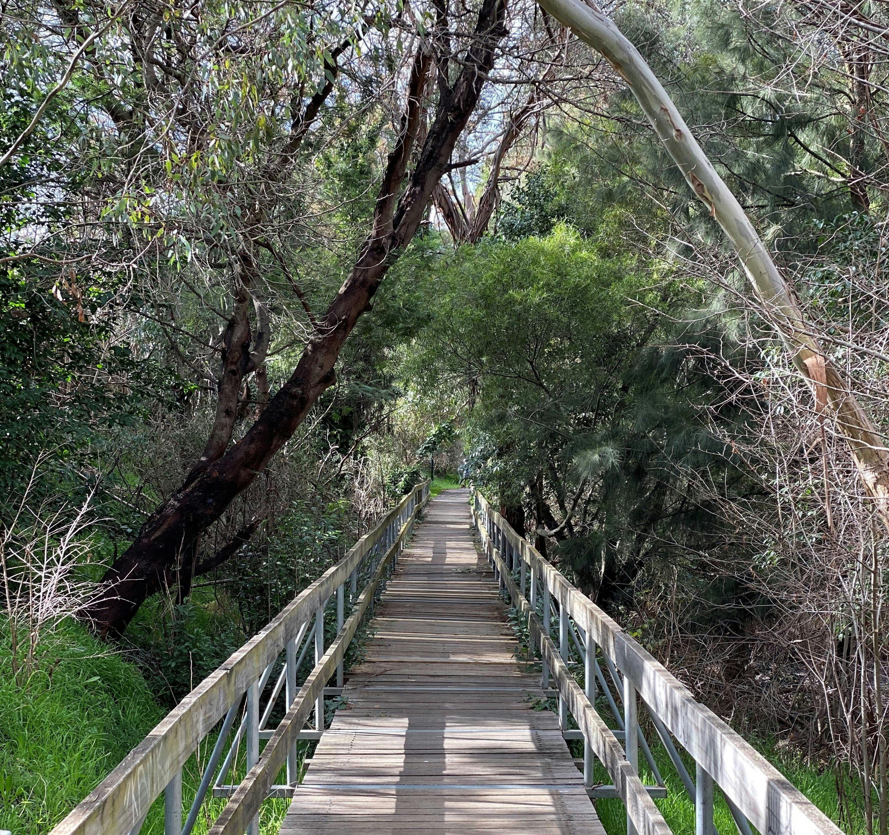 Mulwaree River Walkway - wooden bridge