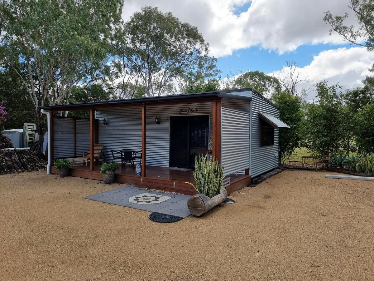 Jubris Hideaway Cabin Java Black