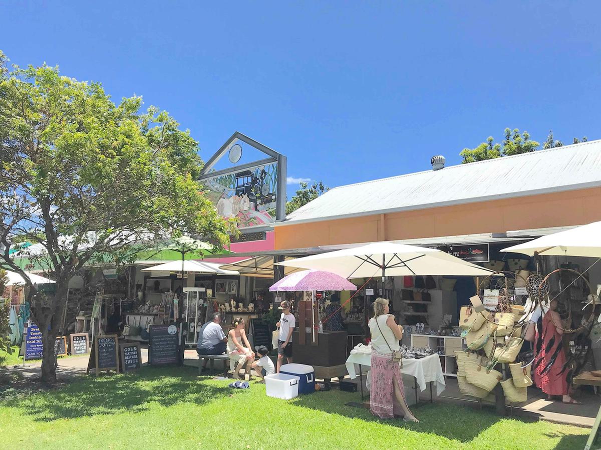 Eumundi Markets and Noosa Everglades Tour with Everglades River Cruise