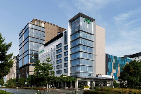 Holiday Inn and Suites Sunshine Coast