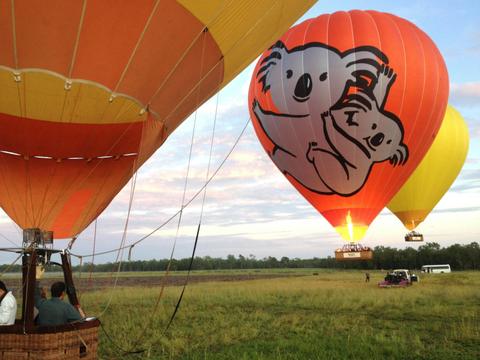 VIP upgrade Brisbane Hot Air Ballooning and Breakfast and Door to Door Transfers