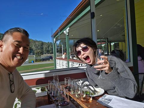 Brisbane Hot Air Ballooning and Vineyard Breakfast - Meet at Nerang or Canungra