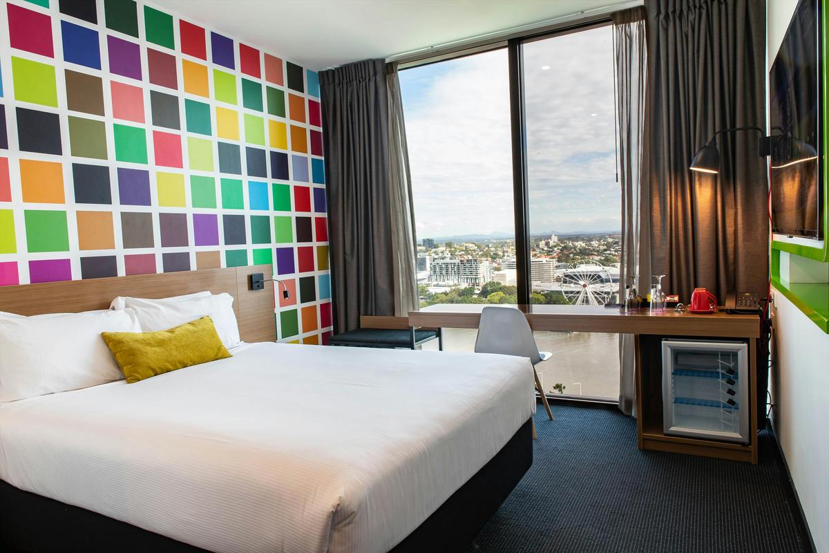 Colour wallpaper & views of Brisbane River