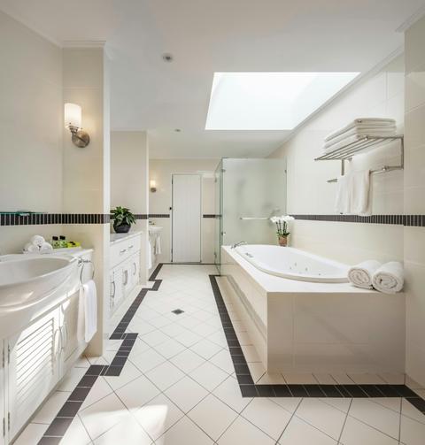 The Manor Suite