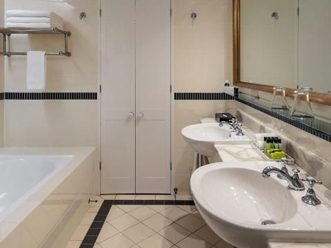 Club Queenslander Suite
