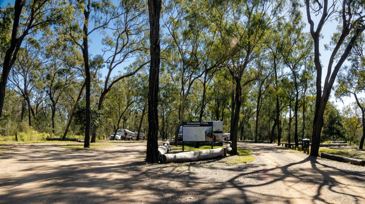 Entrance into Kinbombi Fall carpark