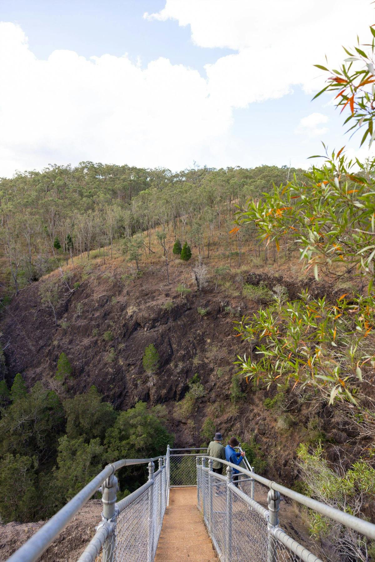 Kinbombi Falls Lookout