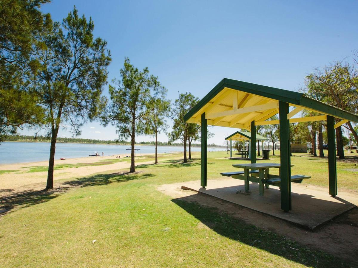 Undercover picnic area next to Lake Dyer