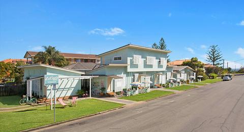 La Costa Motel