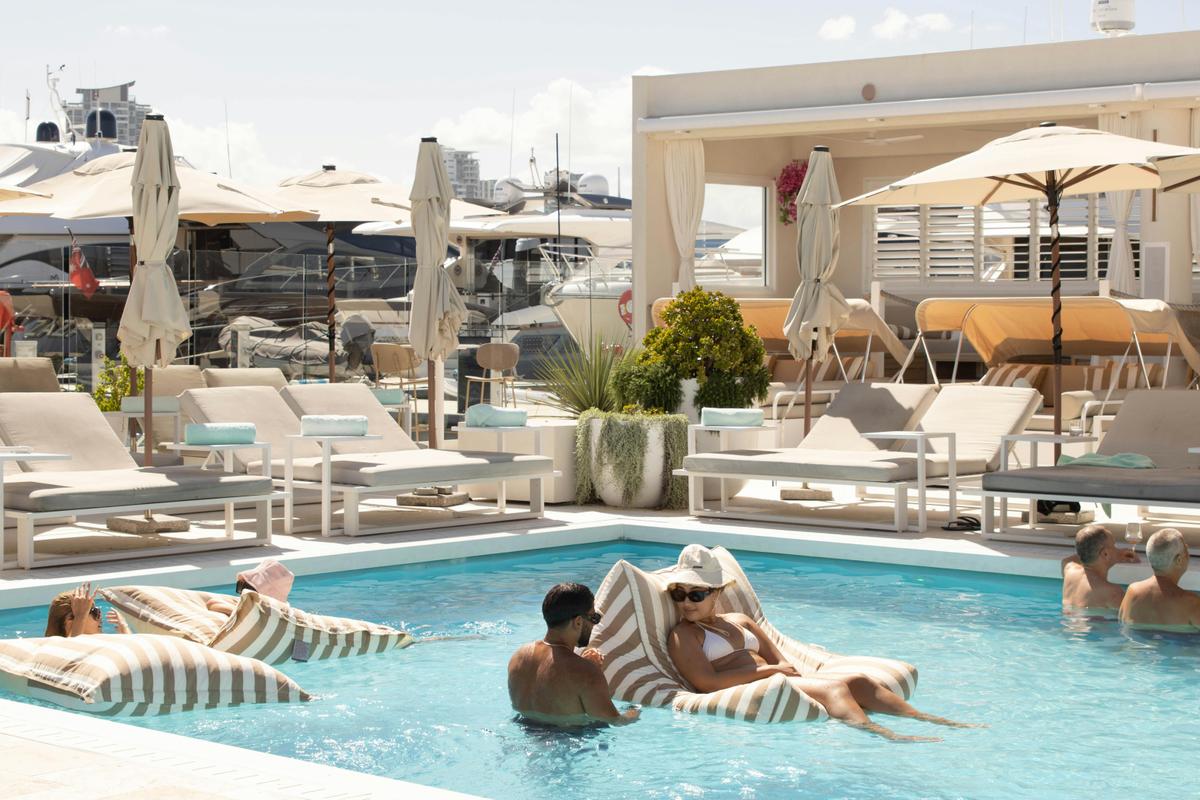 Busy Beach Club