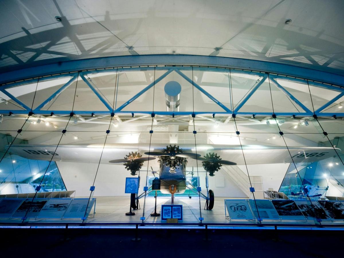 Kingsford Smith Memorial