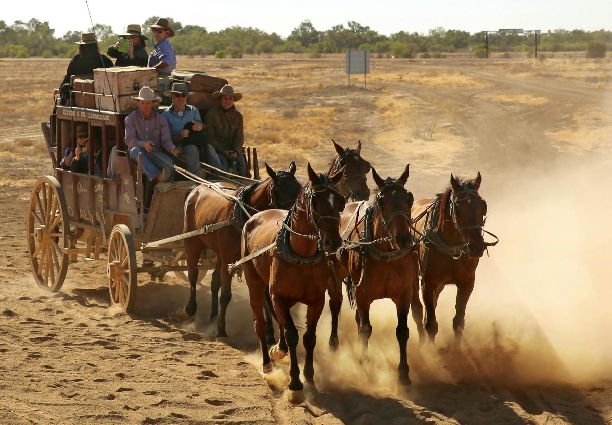 Outback Pubs Coach Tour -Birdsville Races 2026