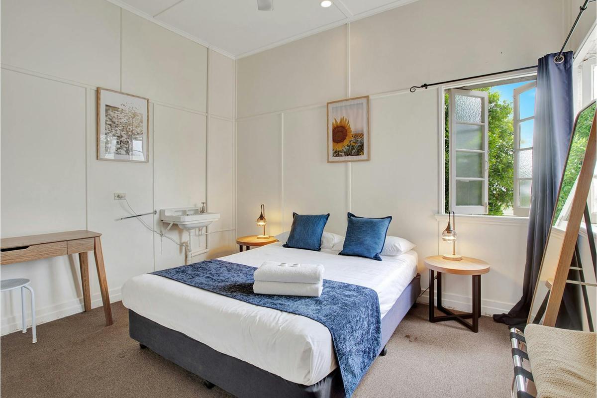 Queen Room, Shared Bathroom