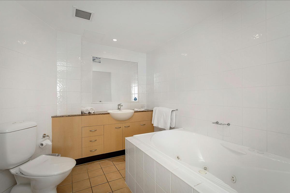 3 Bedroom Apartment (Ocean Views)