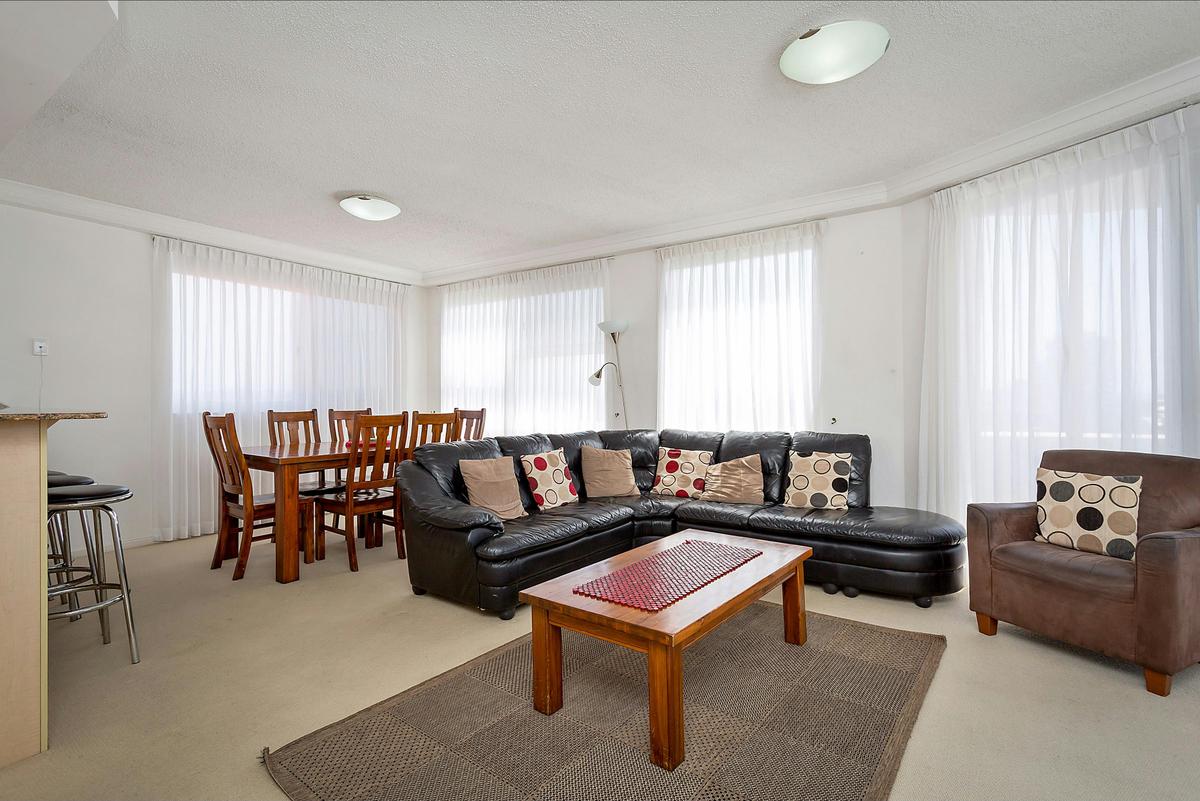 3 Bedroom lounge dining area example