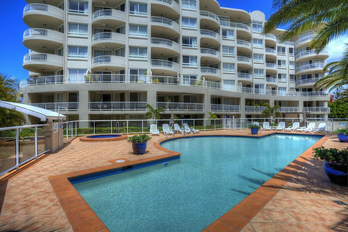 The resort -Kirra Beach Apartments