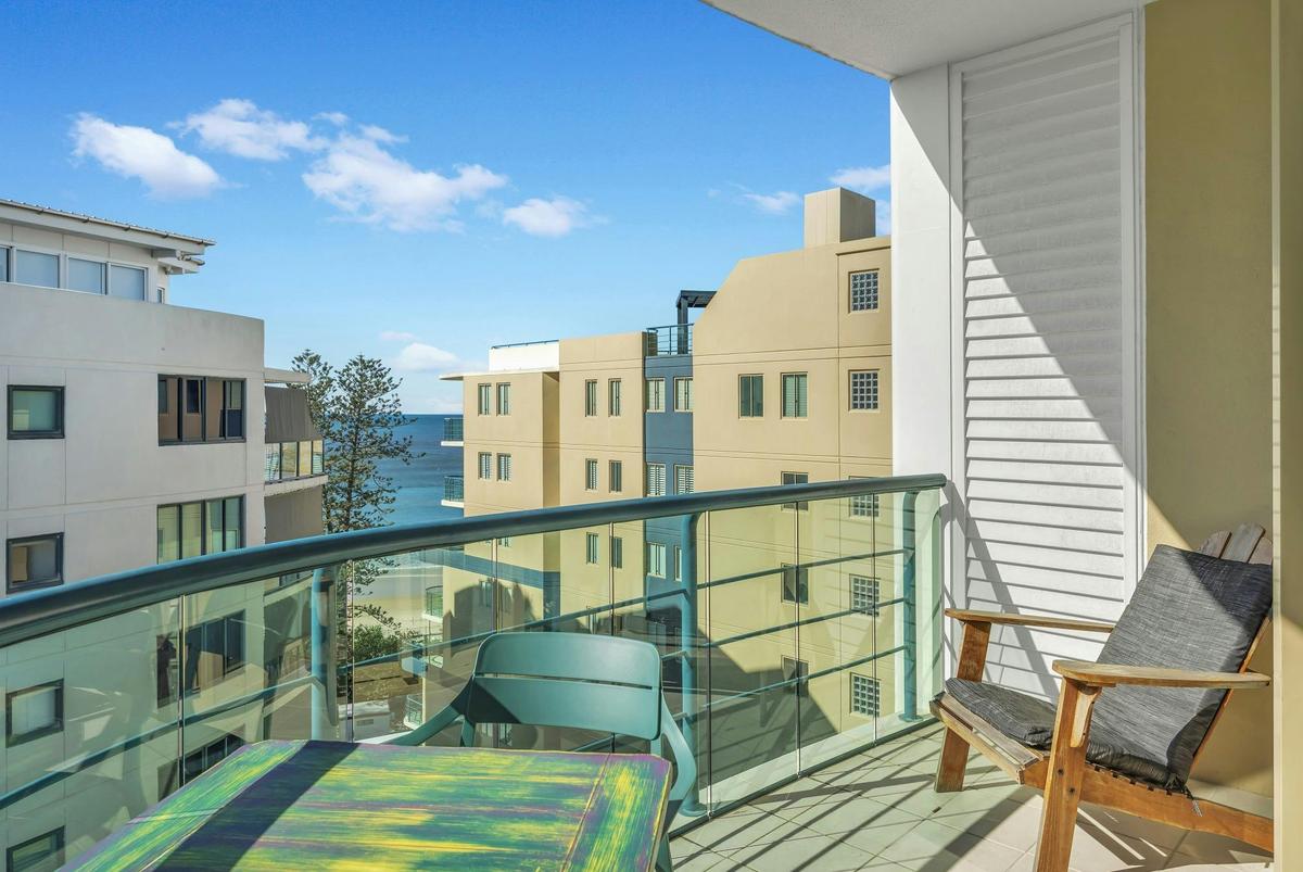 Studio Beach Executive
