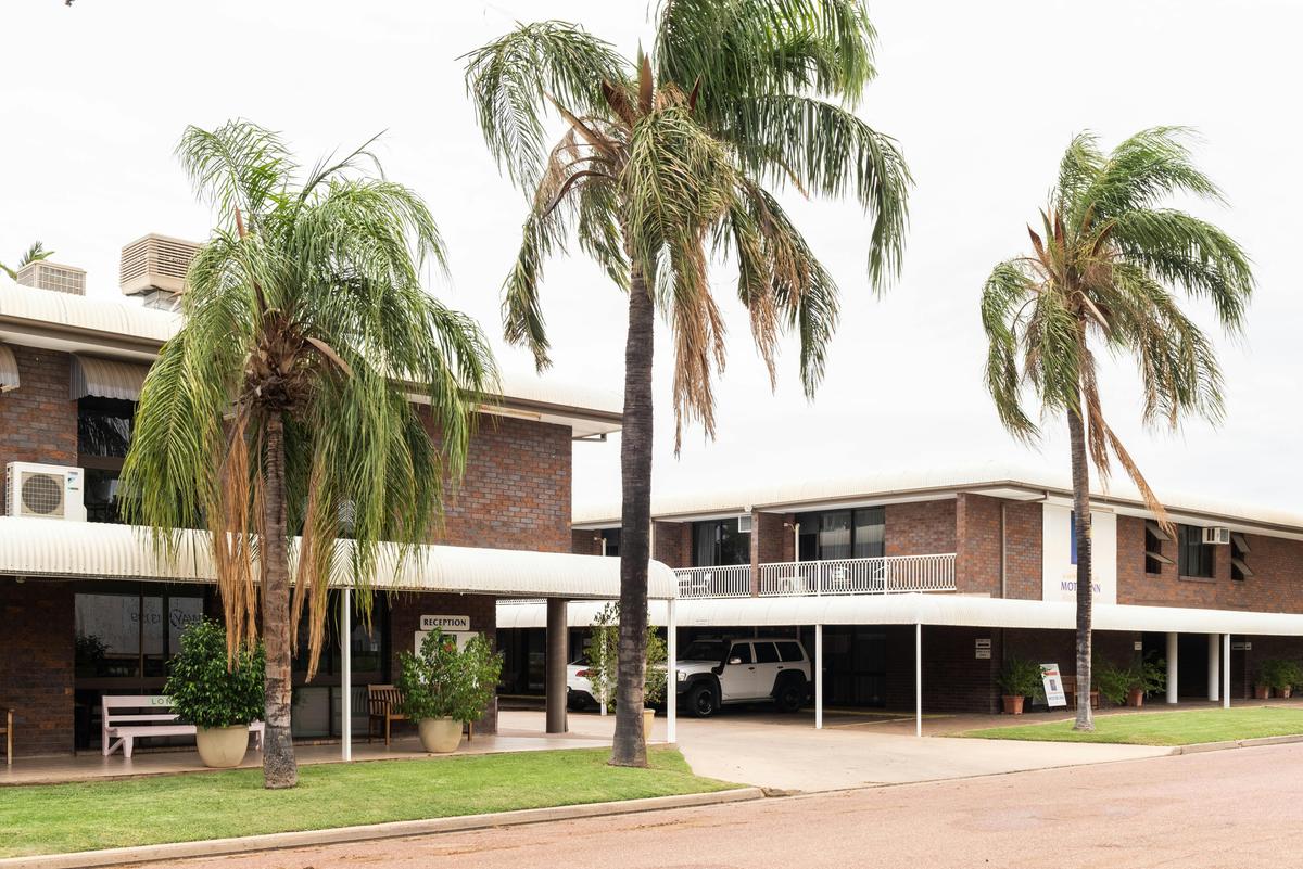 Street View Longreach Motor Inn