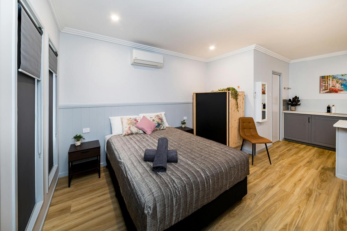 Premier Queen Room