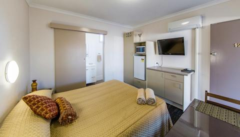 Refurbished Queen Room