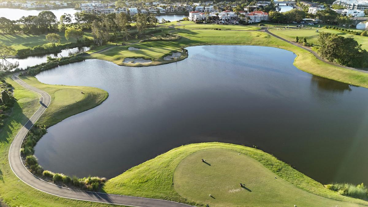 Hope Island Golf Course - Hole 9